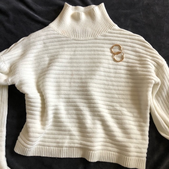 White Knot Sweater - Picture 2 of 2